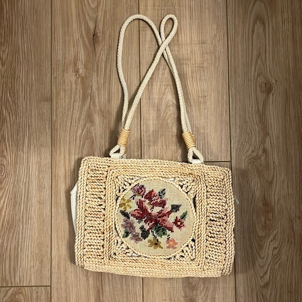 Vintage 1970s straw and needlepoint floral bag - Picture 1 of 9